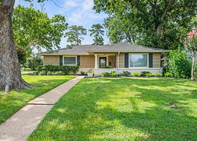 Property at 1526 Du Barry Ln, Houston, TX 77018, 3 beds, 3 baths