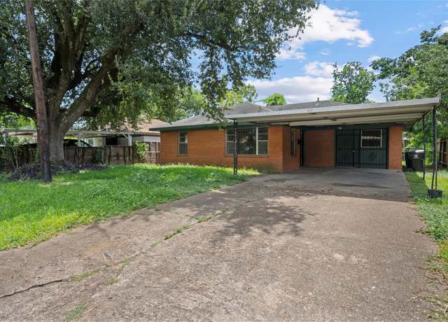 Property at 702 E 43rd St, Houston, TX 77022, 3 beds, 2 baths
