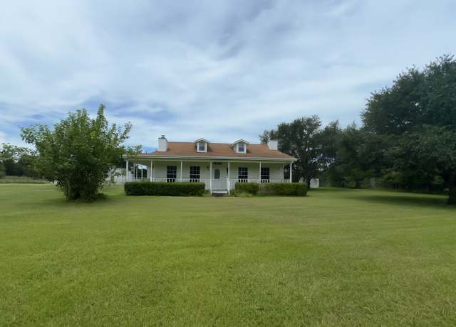 Property at 10022 Oberrender Rd, Needville, TX 77461, 2 beds, 2 baths