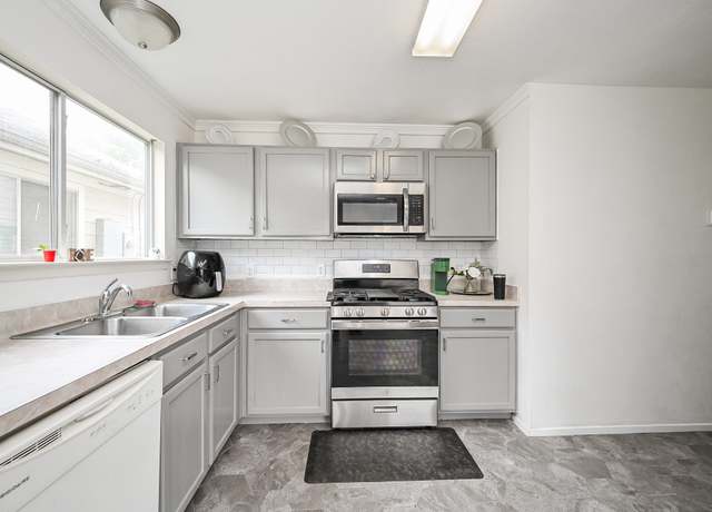 Property at 19533 Richland Springs Dr, Houston, TX 77073, 4 beds, 2.5 baths