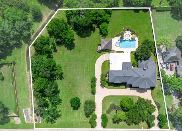Property at 206 Greenbriar Ave, Friendswood, TX 77546, 5 beds, 6 baths