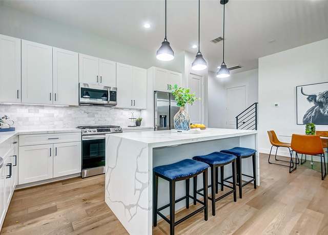 Property at 7723 Sky Dweller Dr, Houston, TX 77055, 3 beds, 2.5 baths