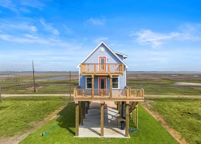 Property at 4822 Palm St, Surfside Beach, TX 77541, 3 beds, 2 baths