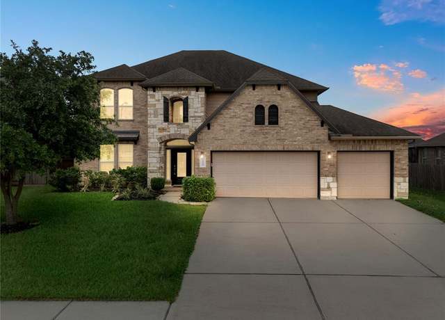 Property at 11915 Eagle Ridge Dr, Mont Belvieu, TX 77535, 4 beds, 3.5 baths