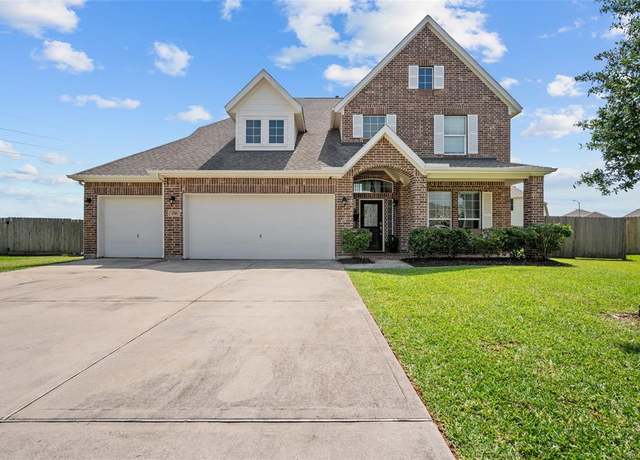 Property at 230 San Marcos Dr, Baytown, TX 77523, 4 beds, 3.5 baths