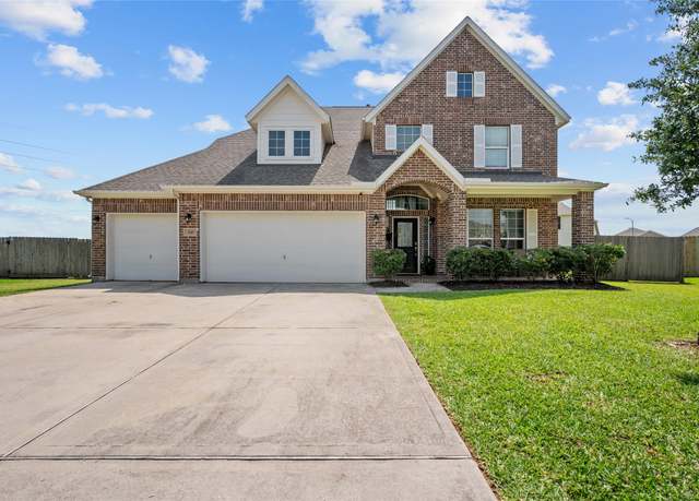 Property at 230 San Marcos Dr, Baytown, TX 77523, 4 beds, 3.5 baths