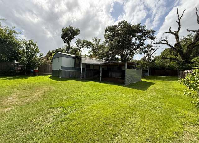 Property at 311 Joan, Buffalo, TX 75831, 2 beds, 2.5 baths