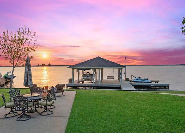 Property at 9663 W Shore Dr, Willis, TX 77318, 5 beds, 3.5 baths
