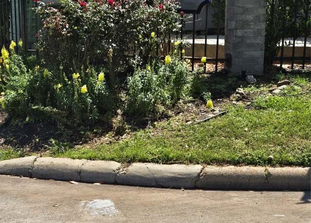 Property at 10755 Braes Bend Dr, Houston, TX 77071, 2 beds, 2 baths