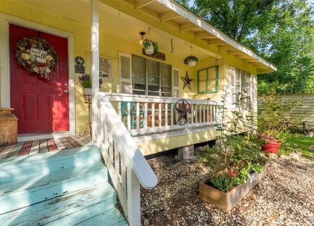 Property at 280 The Woods Rd, Coldspring, TX 77331, 3 beds, 1 bath