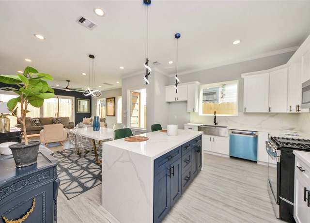 Property at 3033 Dennis St, Houston, TX 77004, 4 beds, 3.5 baths