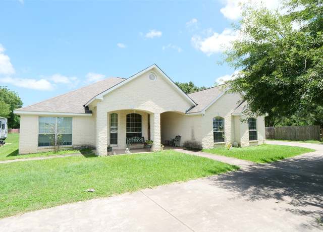 Property at 9993 County Road 405, El Campo, TX 77437, 4 beds, 2 baths