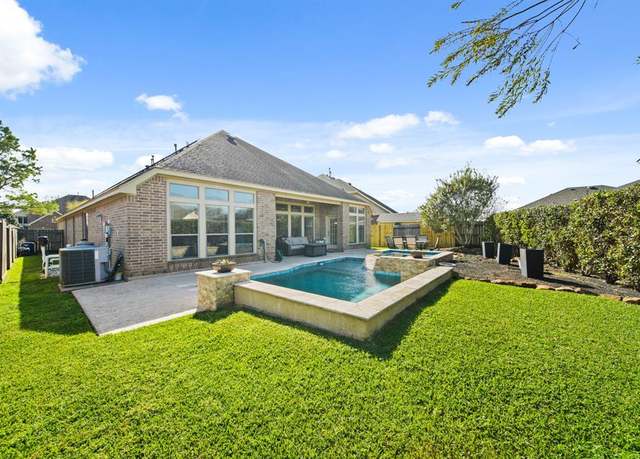 Property at 6096 Scarborough Ln, League City, TX 77573, 5 beds, 3 baths