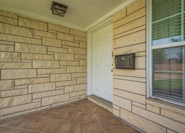 Property at 3042 Oak Forest Dr, Houston, TX 77018, 3 beds, 1 bath