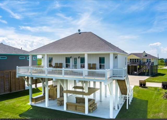 Property at 4408 Whaler Ln, Port Bolivar, TX 77650, 3 beds, 2 baths