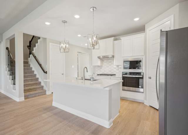 Property at 213 Raine Manor Ct, Montgomery, TX 77316, 4 beds, 2.5 baths