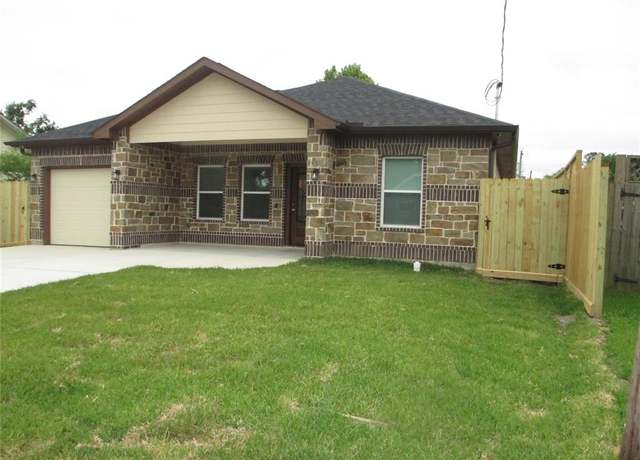 Property at 721 E Fayle St, Baytown, TX 77520, 3 beds, 2 baths