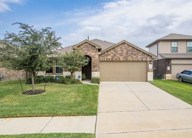 Property at 4030 Country Club Dr, Baytown, TX 77521, 4 beds, 2 baths
