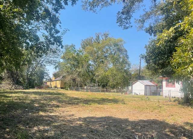 Property at 9515 Willow St, Houston, TX 77088