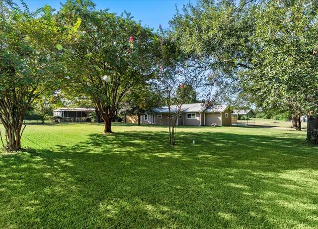 Property at 12 Watson Lake Rd, Huntsville, TX 77340, 3 beds, 2 baths