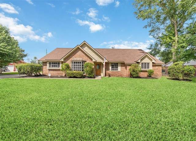 Property at 19126 Challe Cir E, Spring, TX 77373, 3 beds, 2 baths