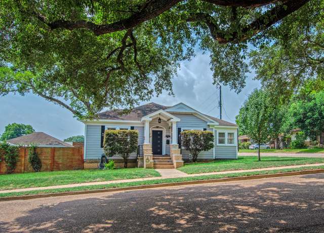 Property at 200 E Lubbock St, Brenham, TX 77833, 3 beds, 1 bath