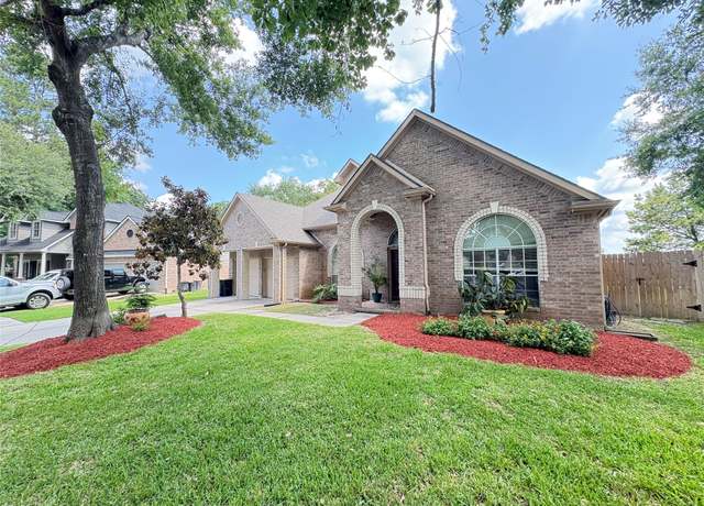 Property at 18003 Moss Park Ct, Humble, TX 77346, 4 beds, 3 baths