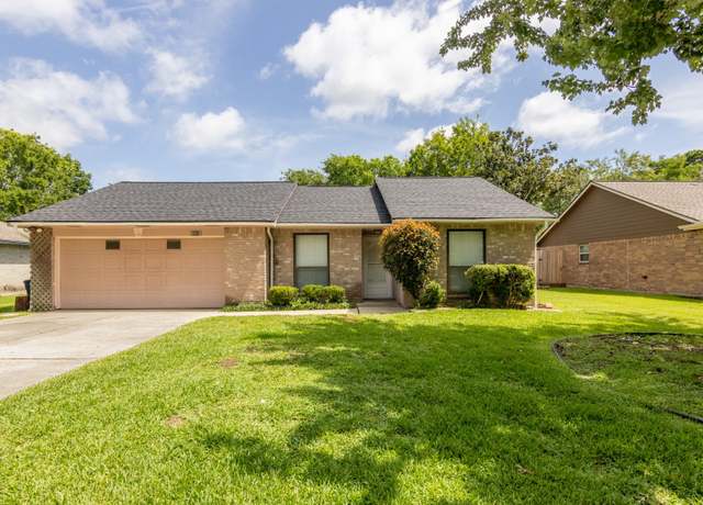Property at 5910 High Meadow St, League City, TX 77573, 3 beds, 2 baths