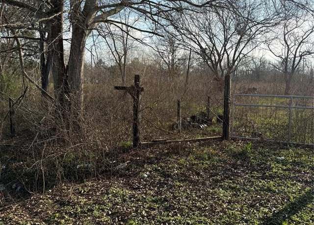 Property at 8810 W 1st St, Needville, TX 77461