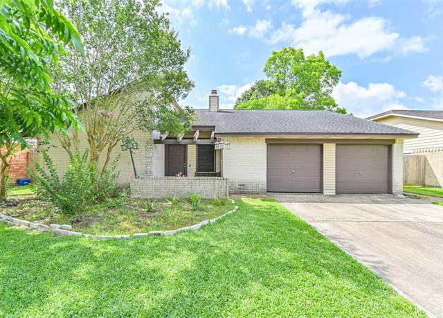 Property at 2307 Jackson Ln, League City, TX 77573, 3 beds, 2 baths
