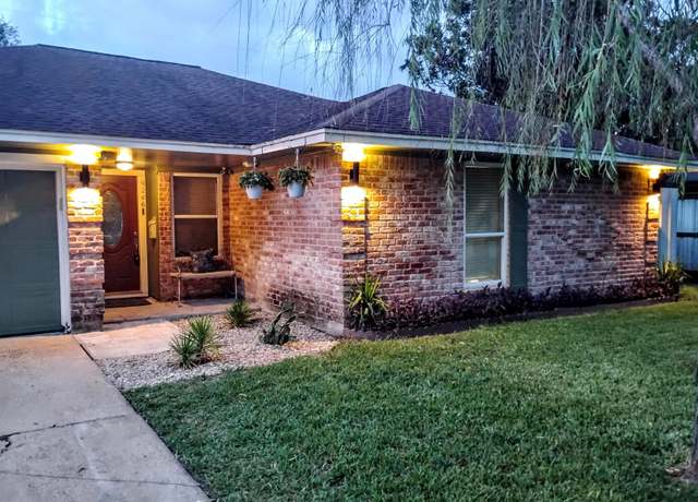 Property at 9246 Friendship Rd, Houston, TX 77080, 4 beds, 2 baths