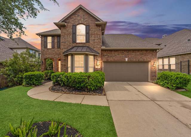 Property at 11 Woodmoor Pl, The Woodlands, TX 77354, 4 beds, 2.5 baths