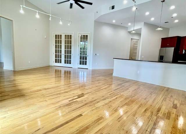 Property at 5005 Hidalgo St #312, Houston, TX 77056, 3 beds, 2.5 baths