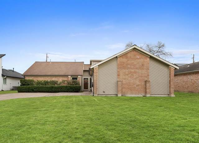 Property at 513 White Wing Ct, Dickinson, TX 77539, 3 beds, 2 baths