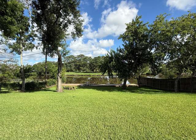 Property at 301 Old Bayou Dr, Dickinson, TX 77539, 3 beds, 2 baths