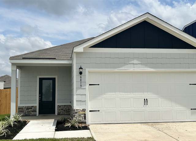 Property at 6419 Winter Elm St, Houston, TX 77048, 3 beds, 2 baths