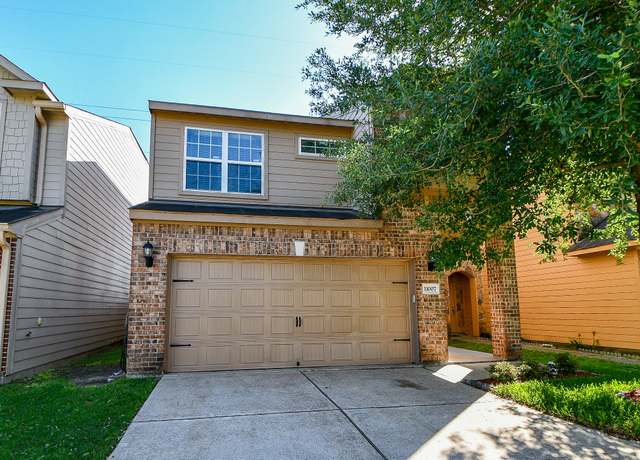 Property at 11007 Panther Ct, Houston, TX 77099, 3 beds, 2.5 baths