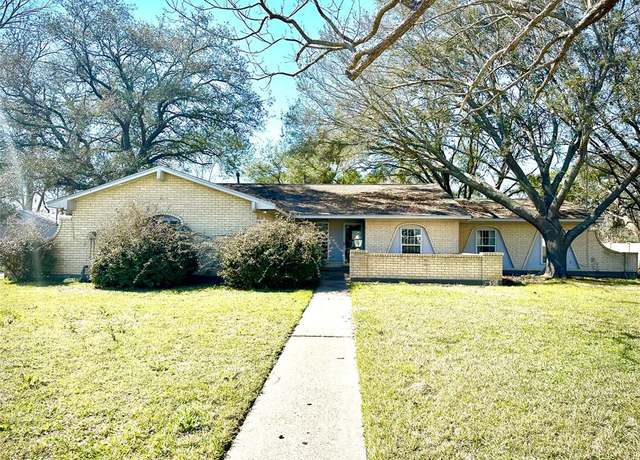 Property at 16019 Old Humble Rd, Houston, TX 77396, 4 beds, 6 baths