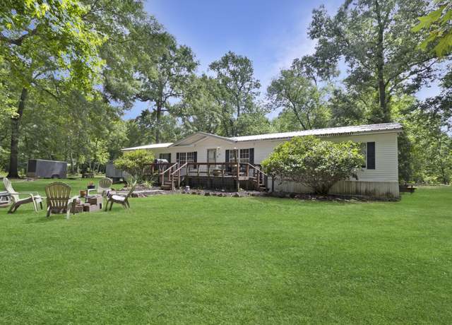 Property at 231 Trailwood Dr Dr, Onalaska, TX 77360, 4 beds, 2.5 baths