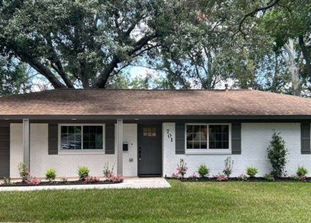Property at 701 Cannan Dr, Angleton, TX 77515, 3 beds, 2 baths