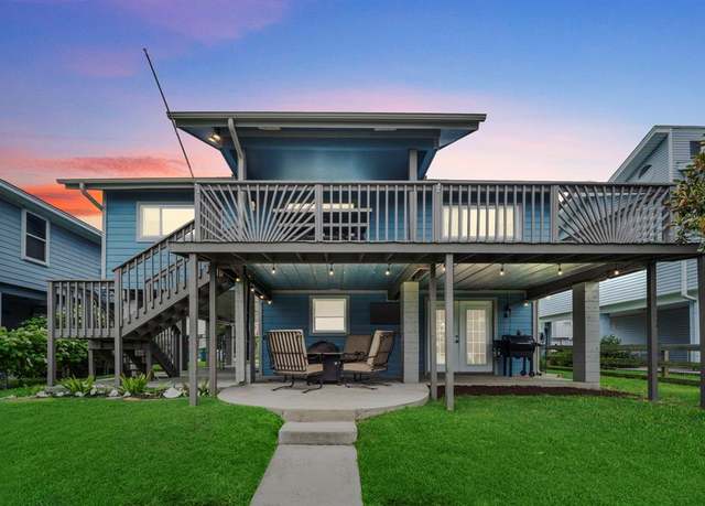 Property at 30 N Curlew St, La Marque, TX 77568, 3 beds, 2.5 baths