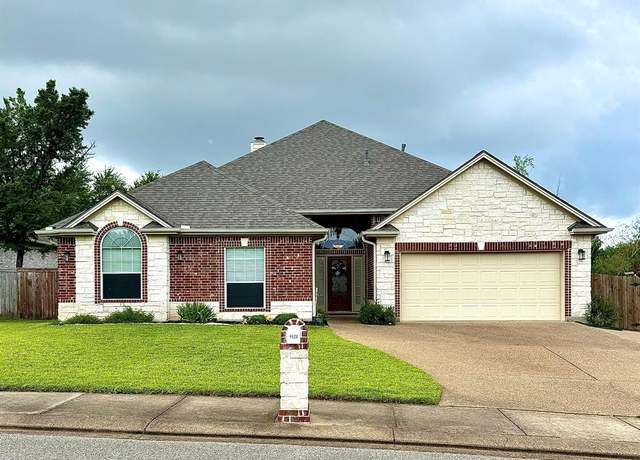 Property at 4426 Woodland Ridge Dr, College Station, TX 77845, 4 beds, 3 baths