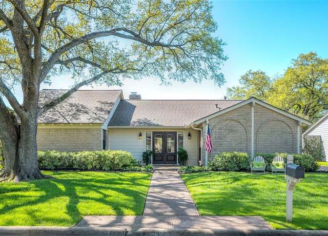 Property at 10811 Piping Rock Ln, Houston, TX 77042, 4 beds, 2.5 baths