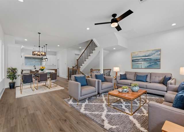 Property at 1937 Knoll Square Dr, Houston, TX 77080, 3 beds, 3.5 baths