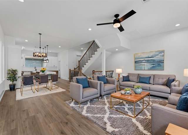 Property at 1937 Knoll Square Dr, Houston, TX 77080, 3 beds, 3.5 baths