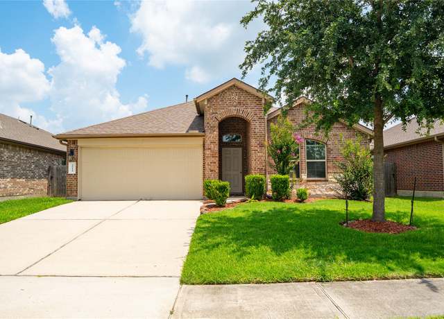 Property at 2914 Canadian Goose Ln, Baytown, TX 77521, 3 beds, 2 baths