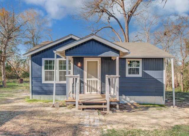 Property at 100 Ross St Unit B, Huntsville, TX 77320, 2 beds, 1 bath