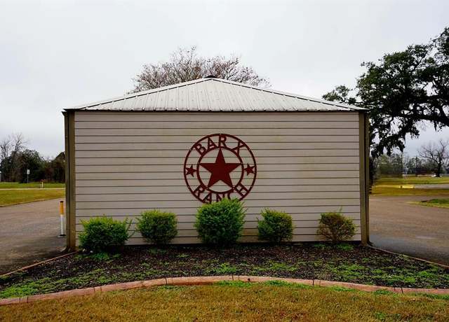 Property at 808 Chuckwagon Trl, Angleton, TX 77515