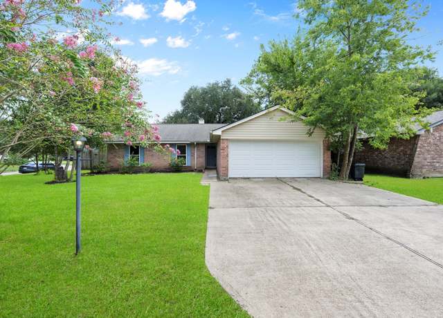 Property at 5323 Abercreek Ave, Friendswood, TX 77546, 3 beds, 2 baths