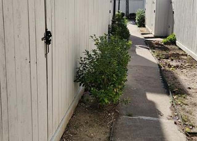 Property at 4001 Tanglewilde St #1204, Houston, TX 77063, 2 beds, 2.5 baths